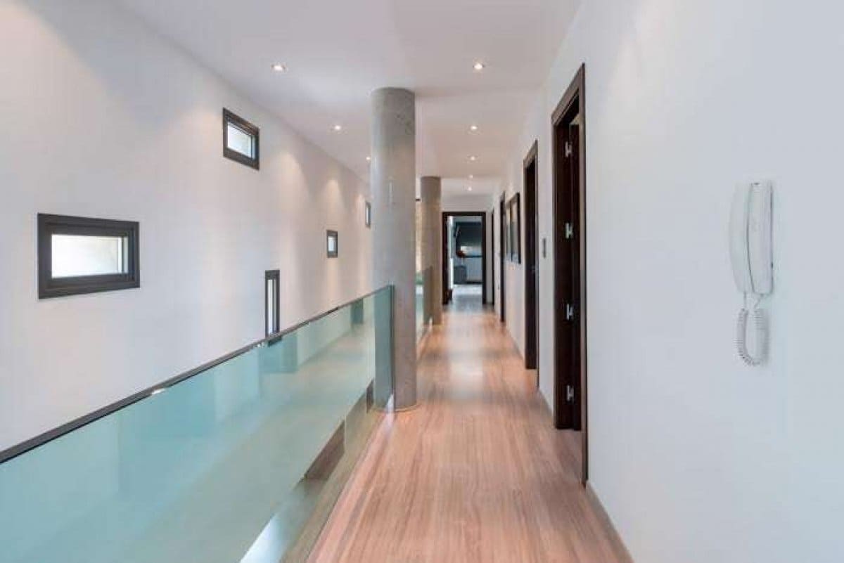 5 bedroom Villa for sale in Gojar with pool garage - € 950,000 (Ref: 7649258)