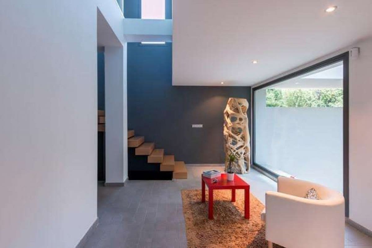 5 bedroom Villa for sale in Gojar with pool garage - € 950,000 (Ref: 7649258)