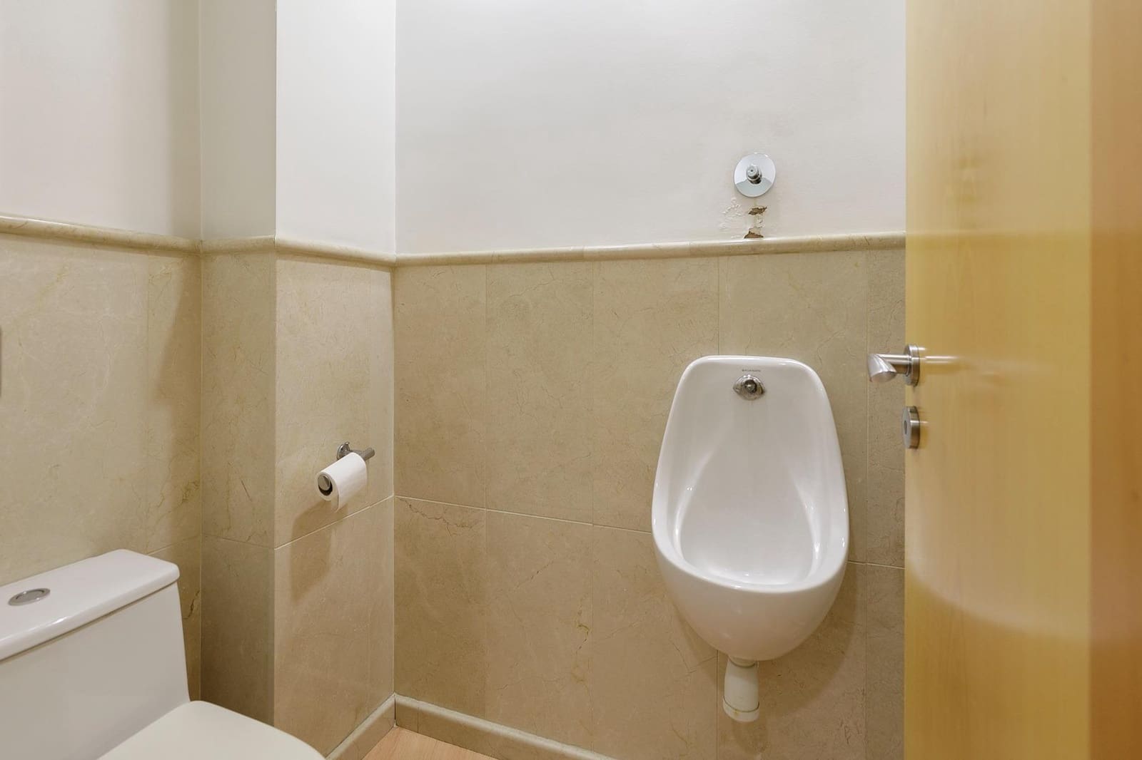 Kommersiell till salu i Granada stad - 550 000 € (Ref: 7649259)