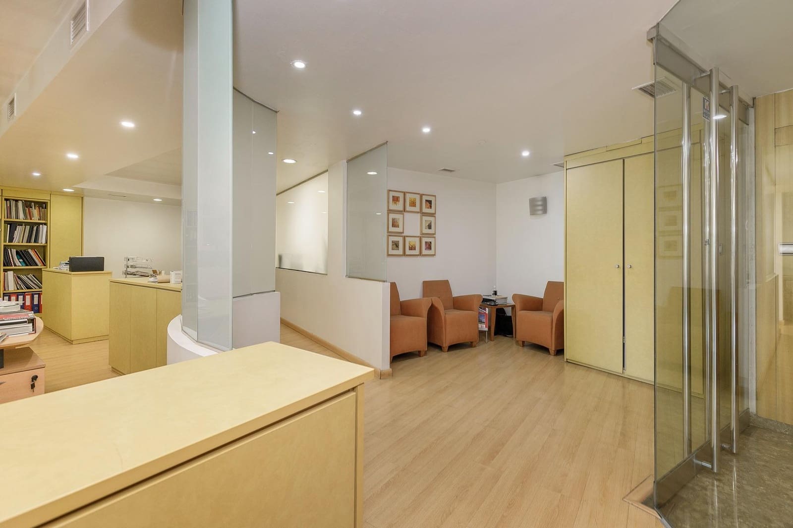 Kommersiell till salu i Granada stad - 550 000 € (Ref: 7649259)