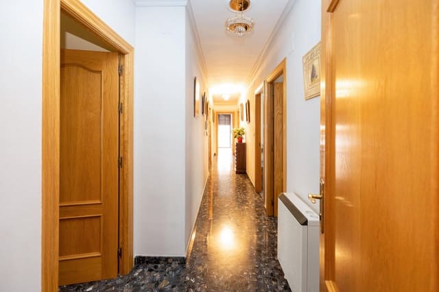 4 soverom Villa til salgs i Las Gabias med garasje - € 239 000 (Ref: 7969374)