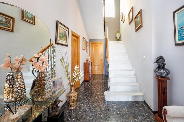 4 soverom Villa til salgs i Las Gabias med garasje - € 239 000 (Ref: 7969374)