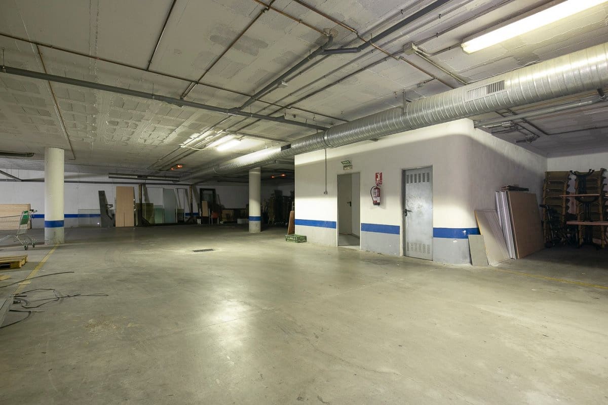 Comercial para venda em Granada cidade com garagem - 1 800 000 € (Ref: 8018247)