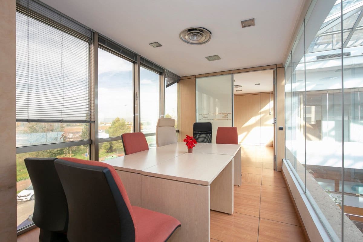 Comercial para venda em Granada cidade com garagem - 1 800 000 € (Ref: 8018247)