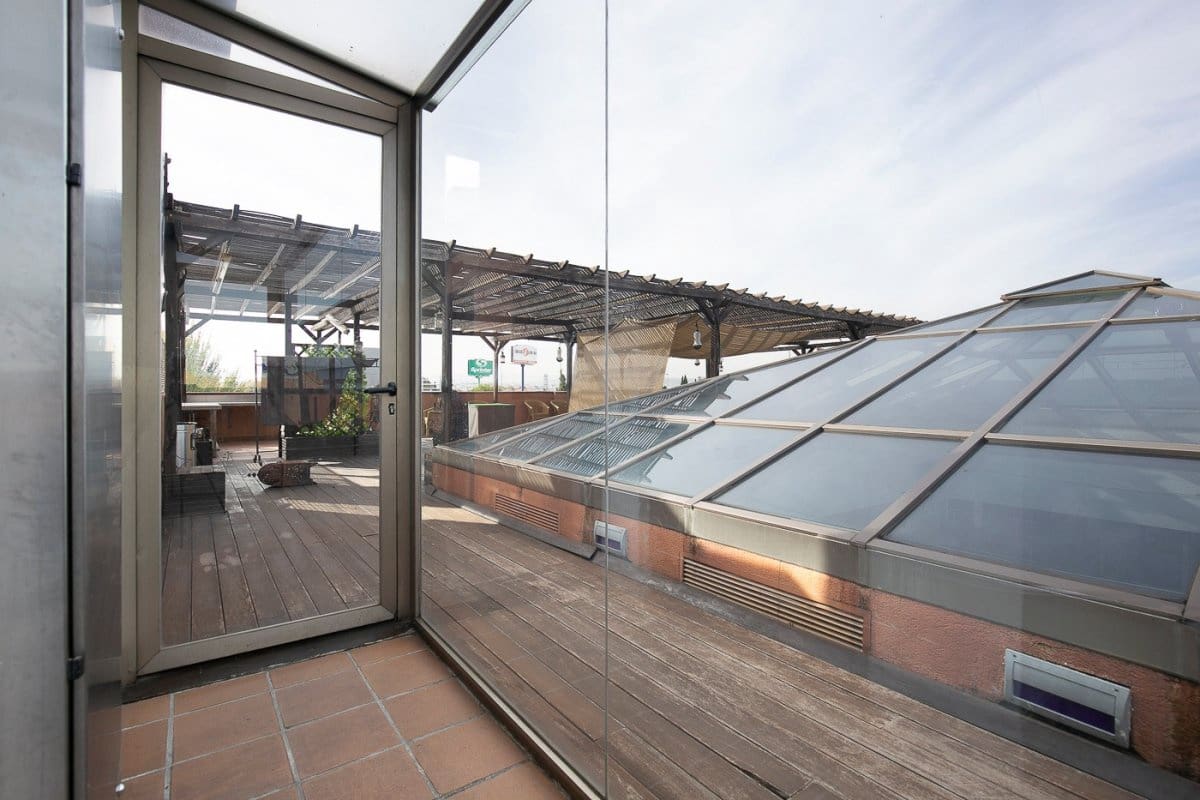 Comercial para venda em Granada cidade com garagem - 1 800 000 € (Ref: 8018247)