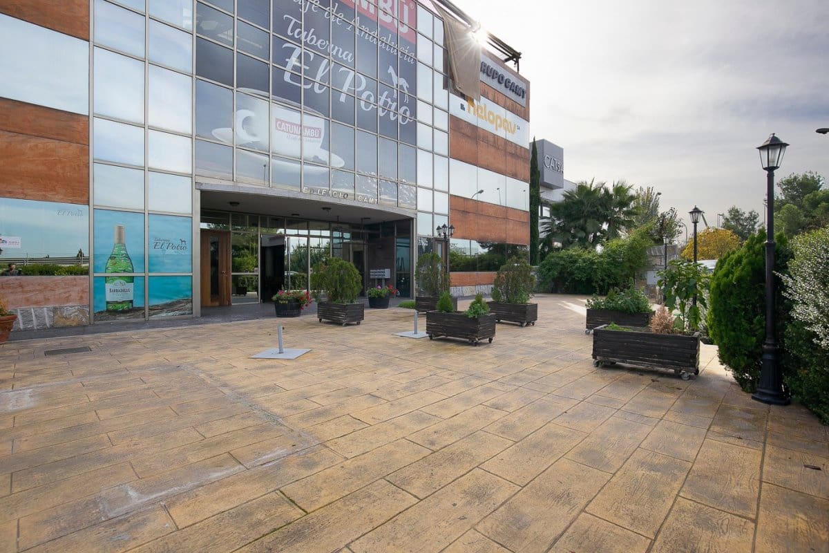 Comercial para venda em Granada cidade com garagem - 1 800 000 € (Ref: 8018247)