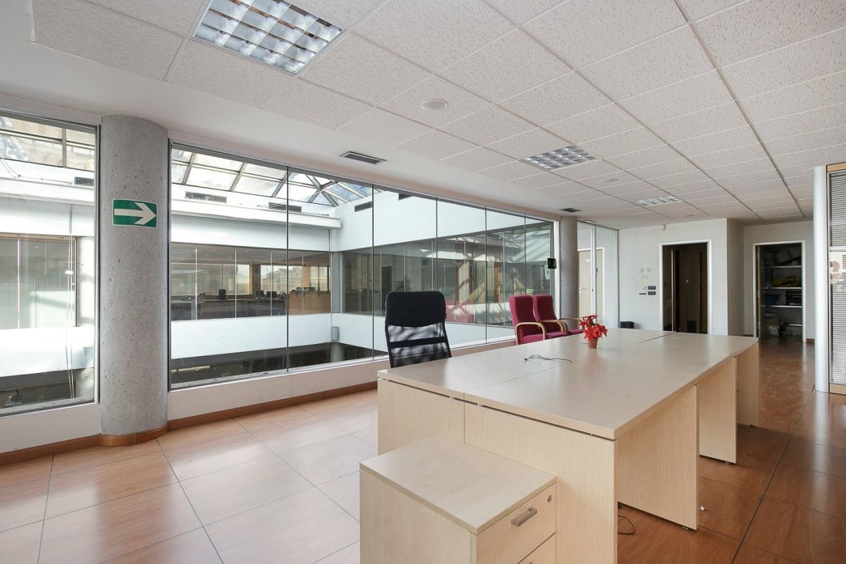 Comercial para venda em Granada cidade com garagem - 1 800 000 € (Ref: 8018247)