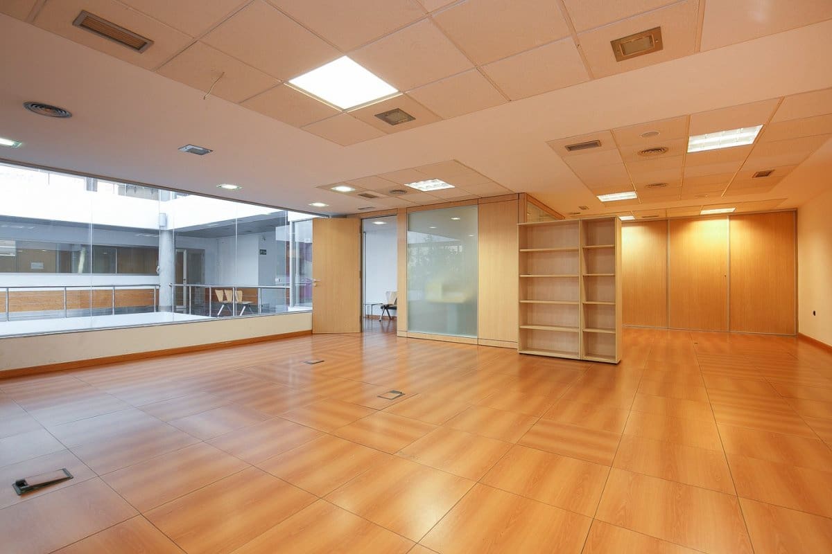Comercial para venda em Granada cidade com garagem - 1 800 000 € (Ref: 8018247)