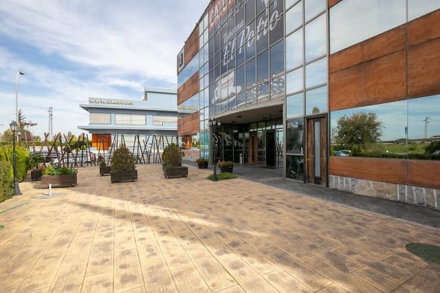 Comercial para venda em Campus de la Salud, Granada cidade com garagem - 1 800 000 € (Ref: 8018247)