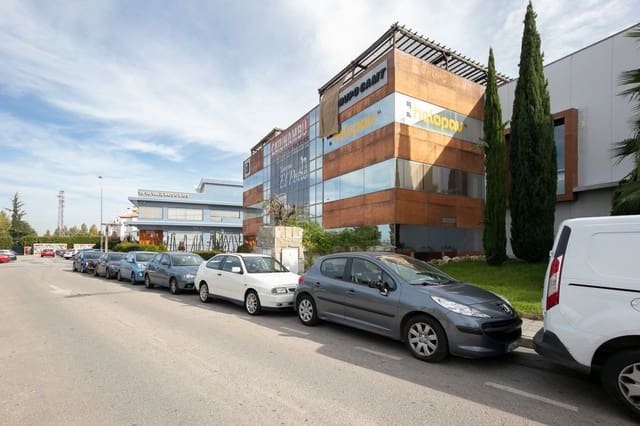 Comercial para venda em Campus de la Salud, Granada cidade com garagem - 1 800 000 € (Ref: 8018247)