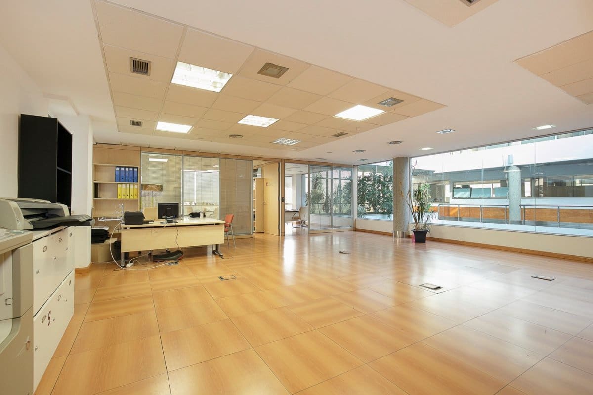 Comercial para venda em Granada cidade com garagem - 1 800 000 € (Ref: 8018247)