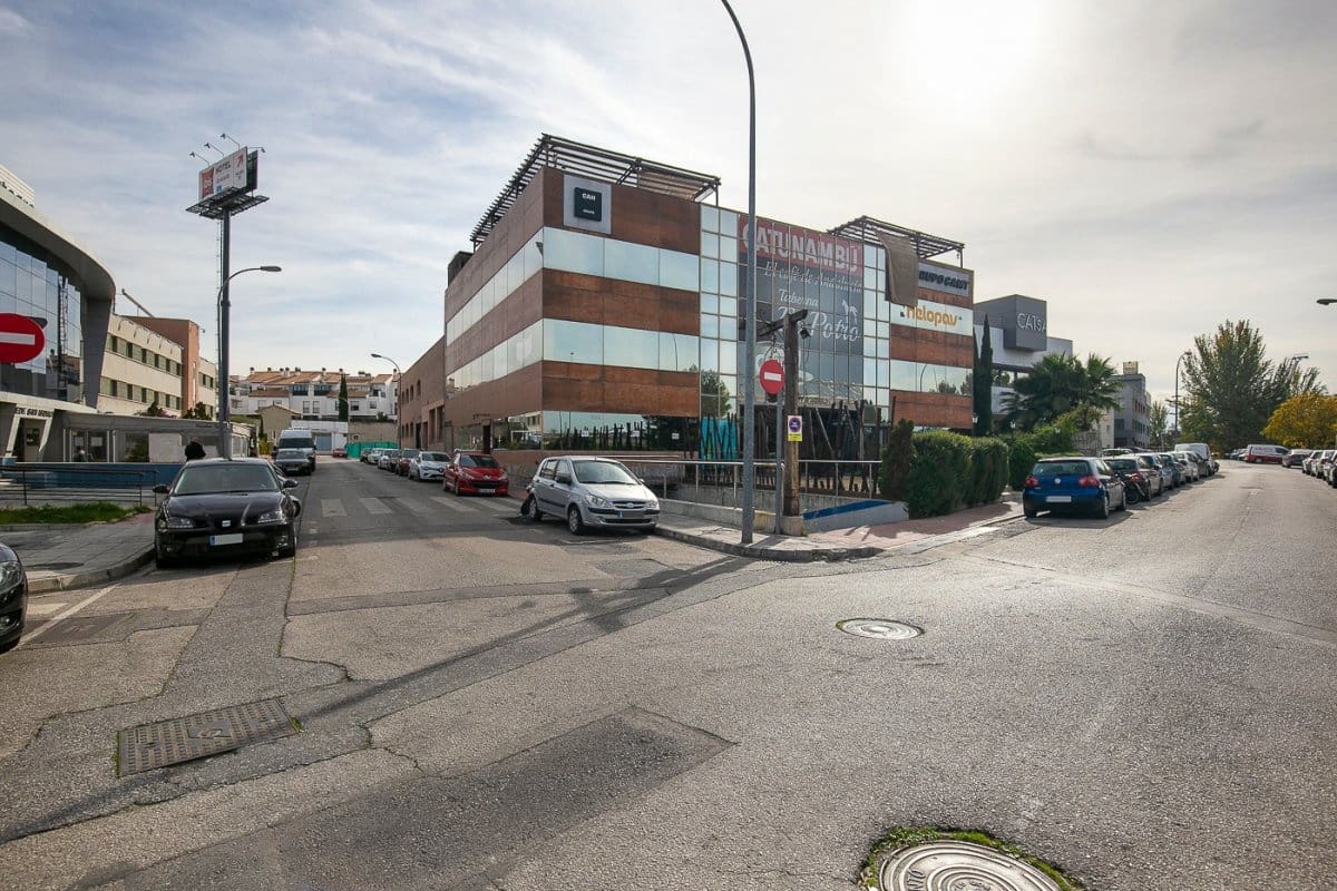 Comercial para venda em Granada cidade com garagem - 1 800 000 € (Ref: 8018247)