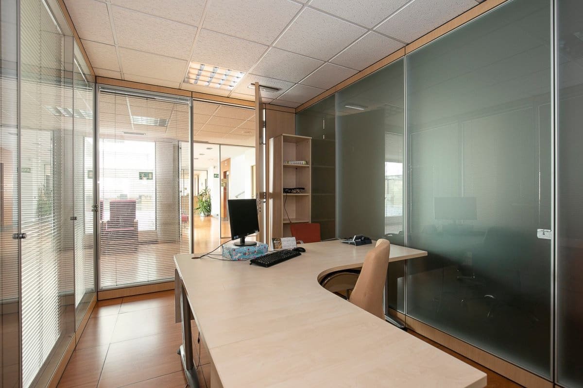 Comercial para venda em Granada cidade com garagem - 1 800 000 € (Ref: 8018247)