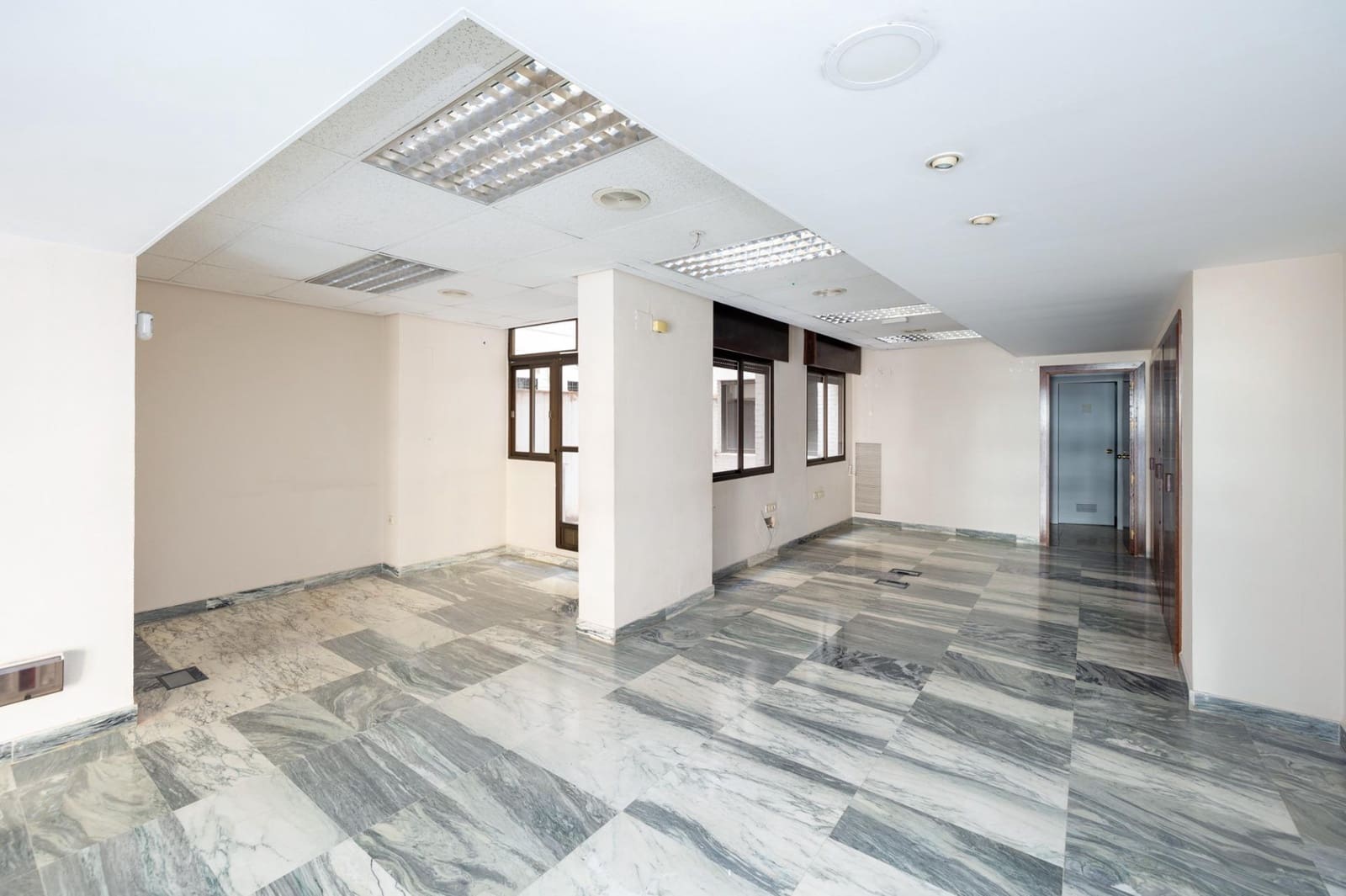 4 slaapkamer Flat te koop in Granada stad - € 575.000 (Ref: 8038700)