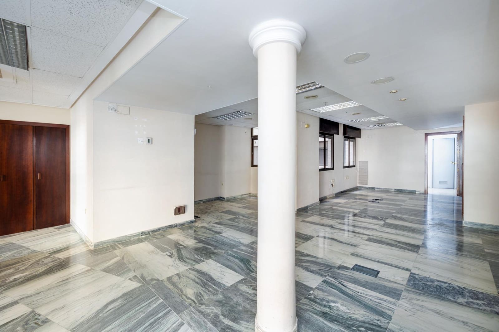 4 slaapkamer Flat te koop in Granada stad - € 575.000 (Ref: 8038700)