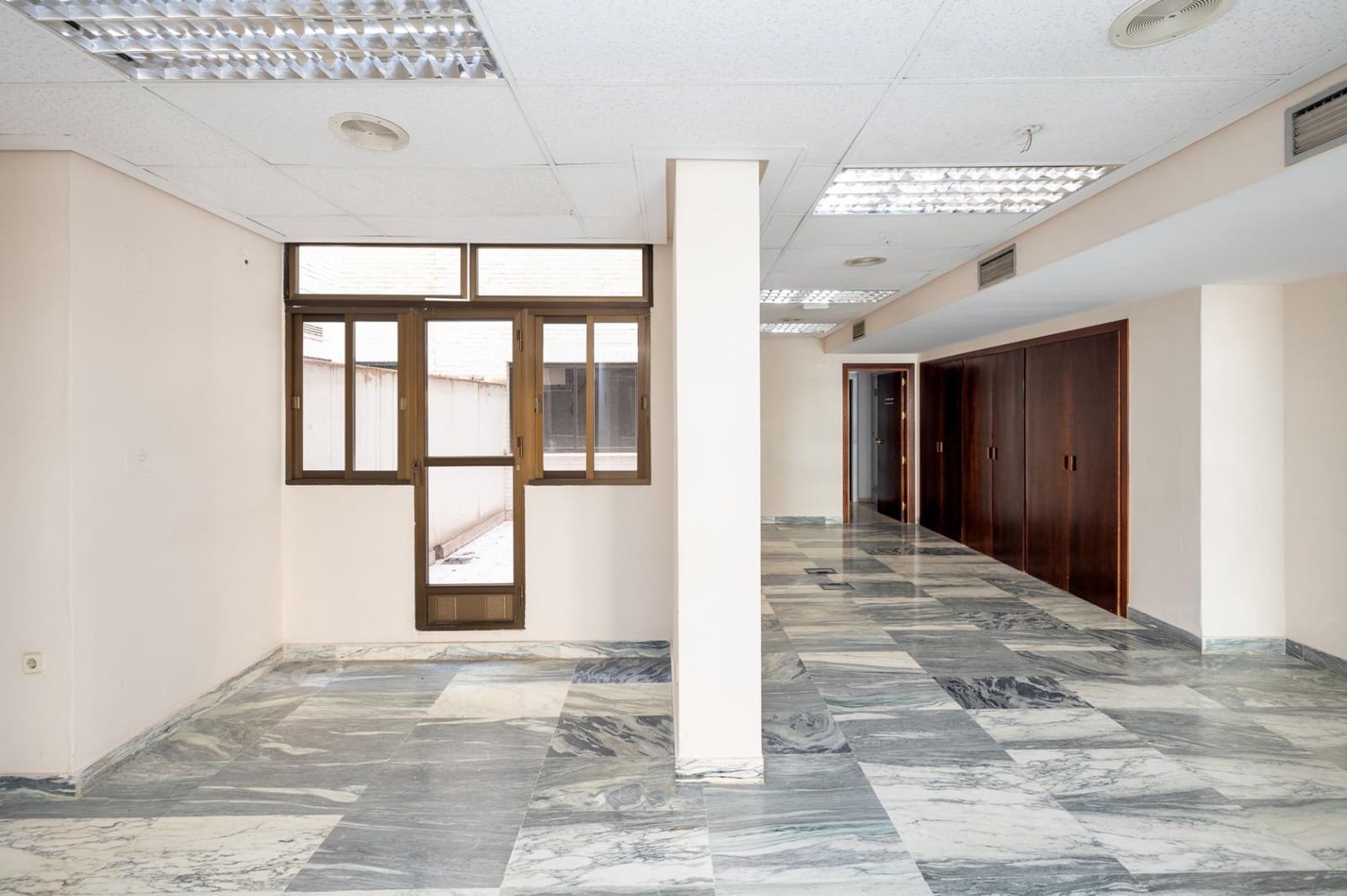 4 slaapkamer Flat te koop in Granada stad - € 575.000 (Ref: 8038700)