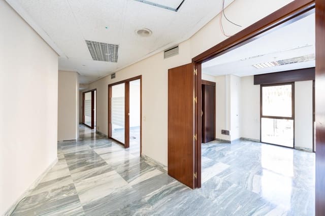 4 sypialnia Mieszkanie na sprzedaż w Centro, Miasto Grenada - 575 000 € (Ref: 8038700)