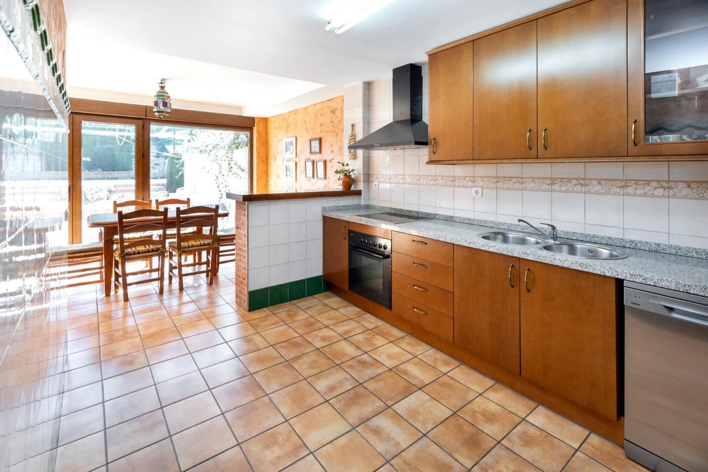 3 bedroom Villa for sale in Monachil with pool garage - € 430,000 (Ref: 8170078)