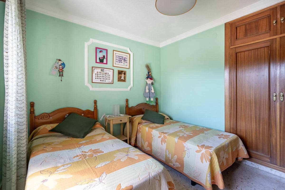 4 camera da letto Villa in vendita in Pinos Genil con piscina garage - 339.000 € (Rif: 8318076)