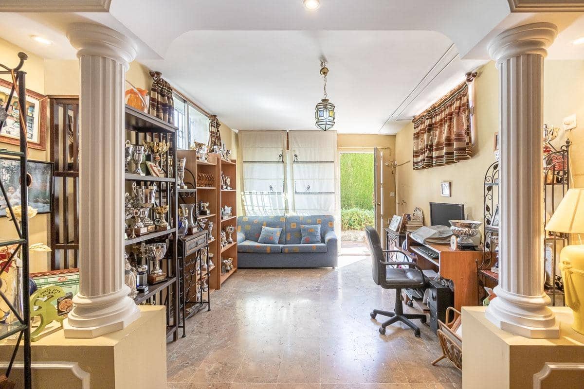 4 camera da letto Villa in vendita in Pinos Genil con piscina garage - 339.000 € (Rif: 8318076)