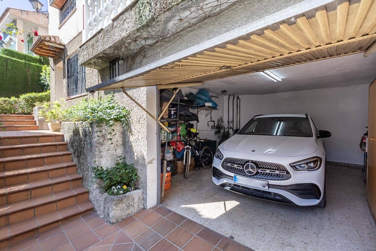 4 camera da letto Villa in vendita in Pinos Genil con piscina garage - 339.000 € (Rif: 8318076)