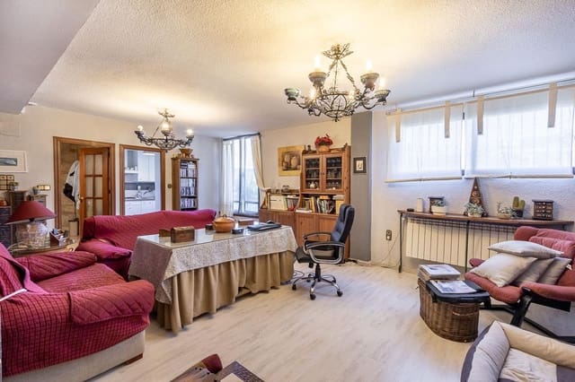 4 soveværelse Villa til salg i Pinos Genil med swimmingpool garage - € 380.000 (Ref: 8318077)