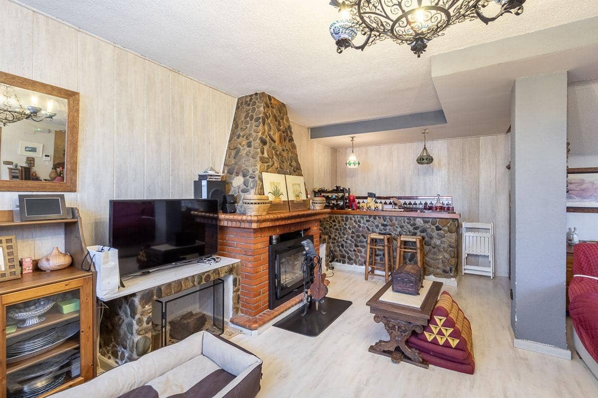 4 bedroom Villa for sale in Pinos Genil with pool garage - € 380,000 (Ref: 8318077)
