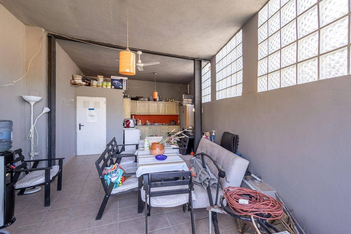 4 bedroom Villa for sale in Pinos Genil with pool garage - € 380,000 (Ref: 8318077)