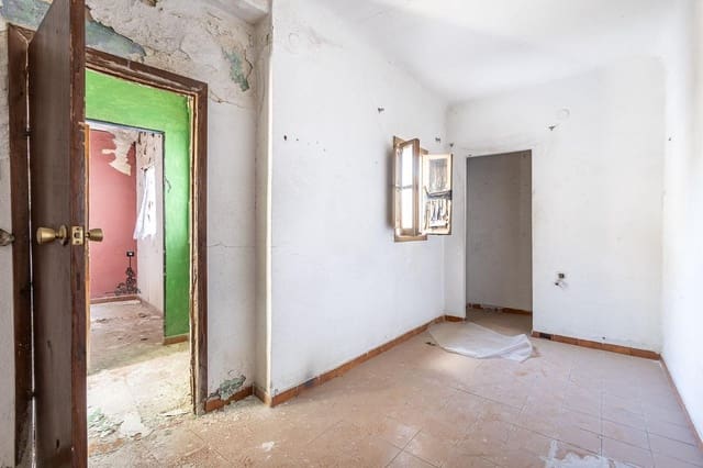 8 bedroom Villa for sale in Granada city - € 499,000 (Ref: 8403428)