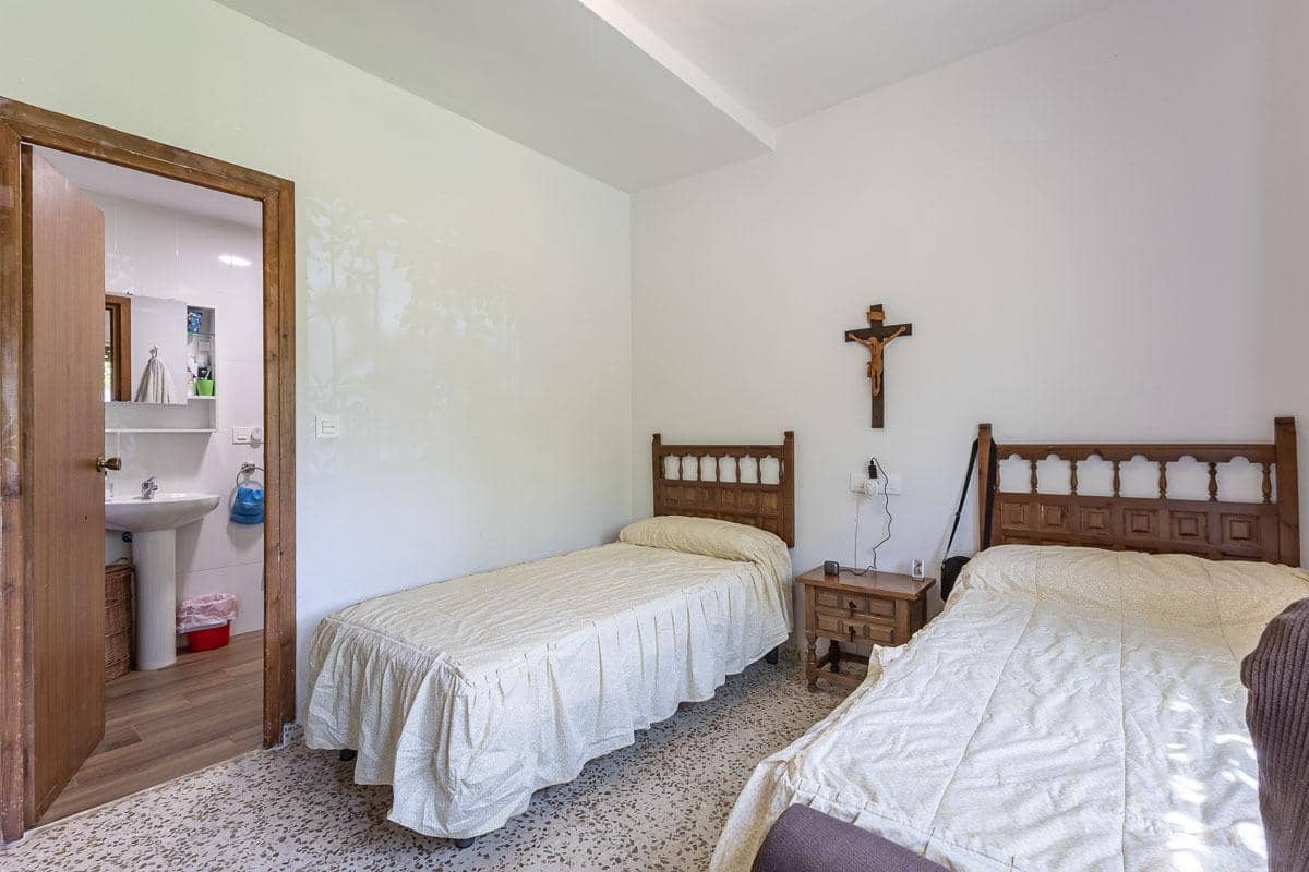 6 sypialnia Willa na sprzedaż w Dilar z garażem - 350 000 € (Ref: 8437194)