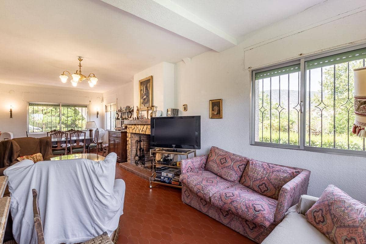 6 sypialnia Willa na sprzedaż w Dilar z garażem - 350 000 € (Ref: 8437194)