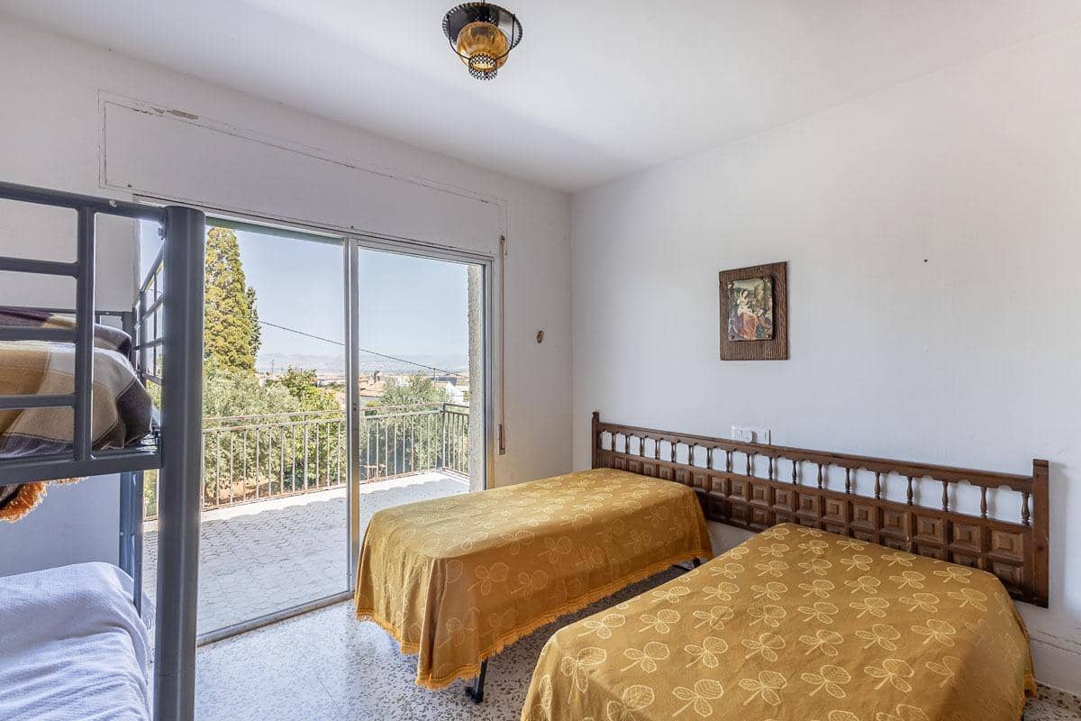 6 sypialnia Willa na sprzedaż w Dilar z garażem - 350 000 € (Ref: 8437194)