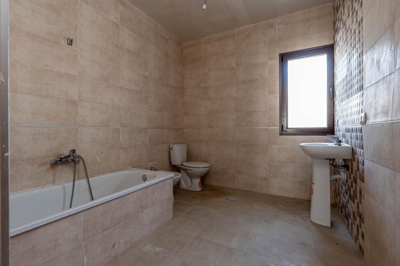 4 chambre Villa/Maison à vendre à Cullar Vega avec piscine garage - 450 000 € (Ref: 8440670)