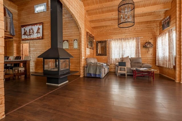 4 chambre Villa/Maison à vendre à Cúllar Vega avec piscine garage - 450 000 € (Ref: 8440670)