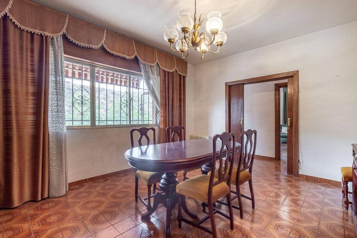 6 makuuhuone Huvila myytävänä paikassa Granada kaupunki mukana uima-altaan 
autotalli - 492 000 € (Ref: 8455897)