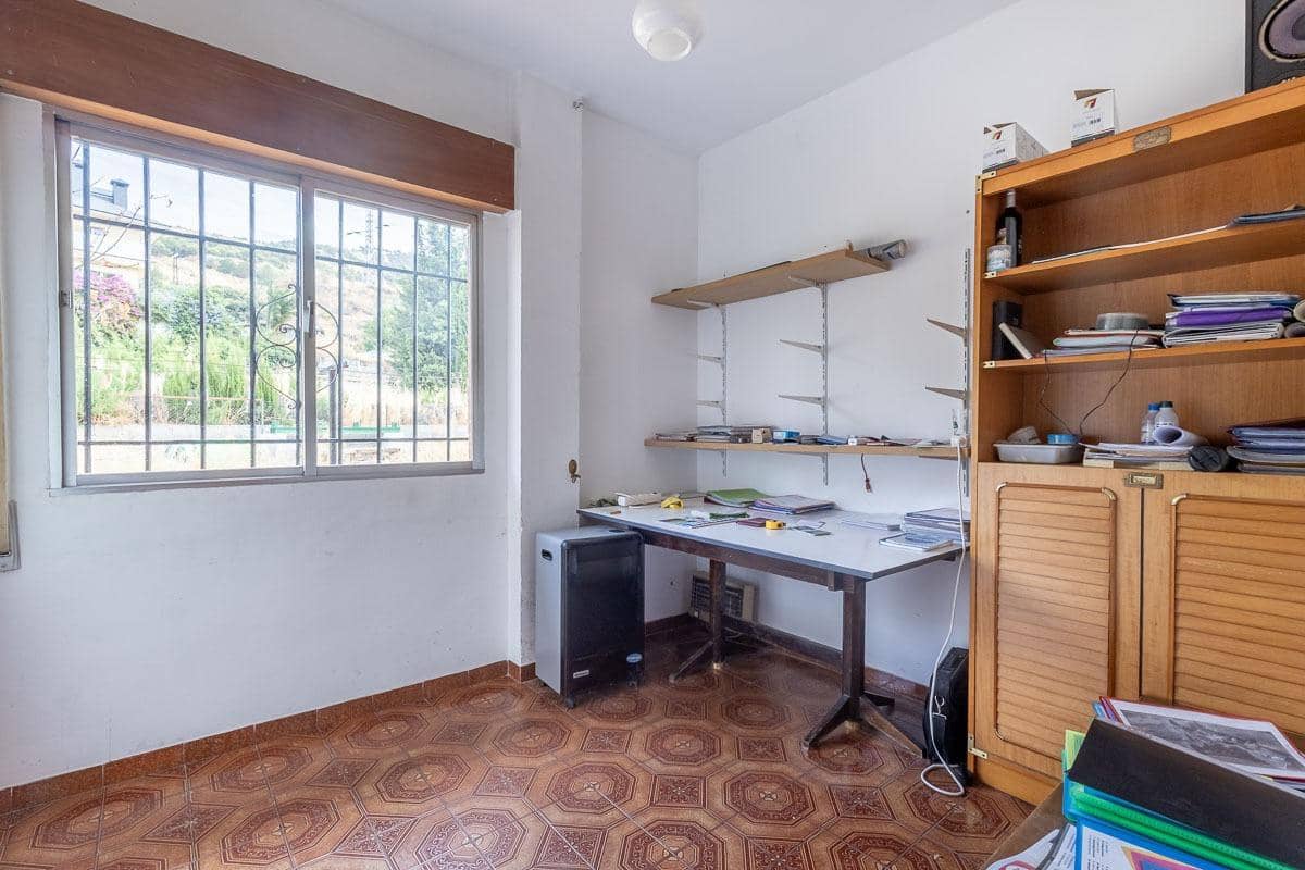 6 makuuhuone Huvila myytävänä paikassa Granada kaupunki mukana uima-altaan 
autotalli - 492 000 € (Ref: 8455897)