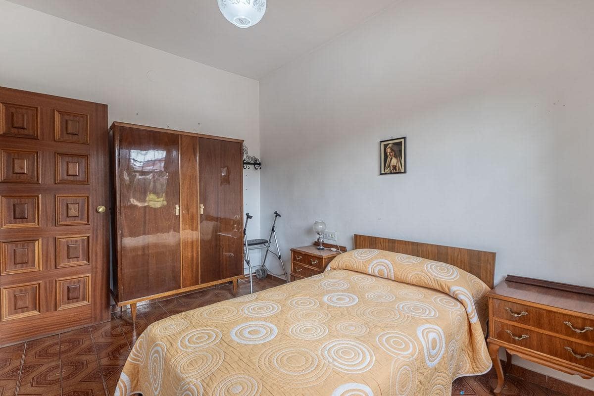 6 makuuhuone Huvila myytävänä paikassa Granada kaupunki mukana uima-altaan 
autotalli - 492 000 € (Ref: 8455897)