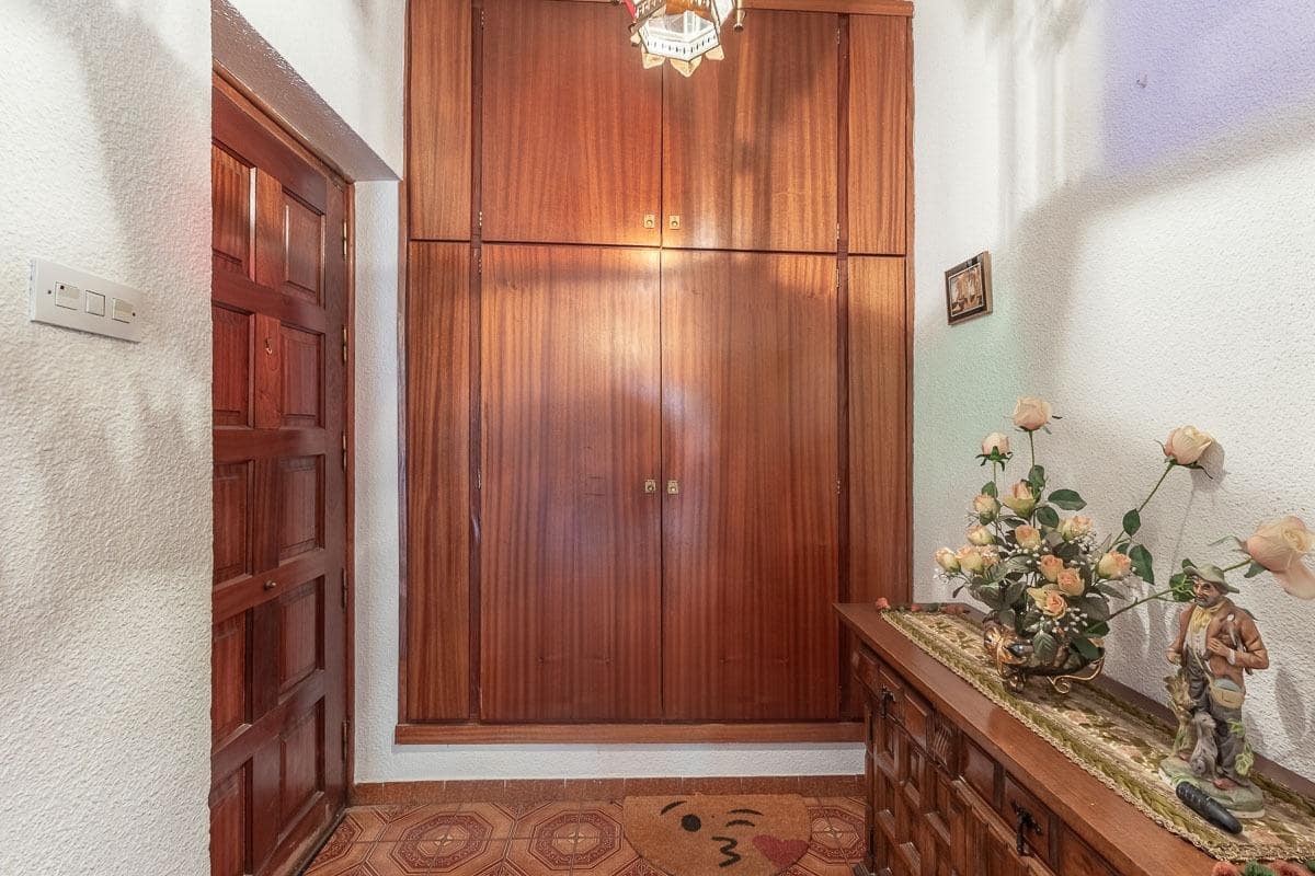 6 makuuhuone Huvila myytävänä paikassa Granada kaupunki mukana uima-altaan 
autotalli - 492 000 € (Ref: 8455897)