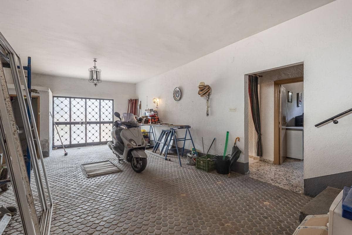 6 makuuhuone Huvila myytävänä paikassa Granada kaupunki mukana uima-altaan 
autotalli - 492 000 € (Ref: 8455897)