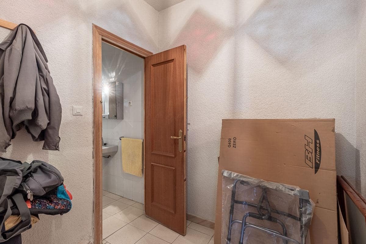 6 makuuhuone Huvila myytävänä paikassa Granada kaupunki mukana uima-altaan 
autotalli - 492 000 € (Ref: 8455897)