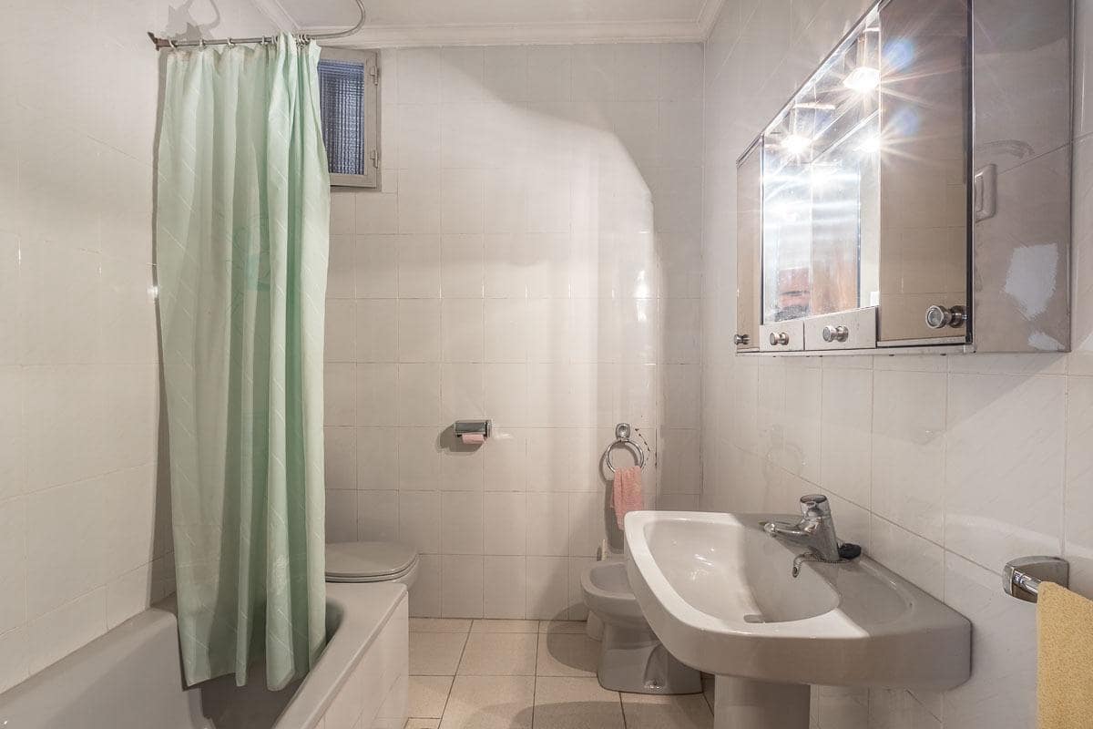 6 makuuhuone Huvila myytävänä paikassa Granada kaupunki mukana uima-altaan 
autotalli - 492 000 € (Ref: 8455897)