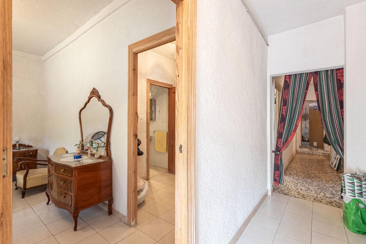 6 makuuhuone Huvila myytävänä paikassa Granada kaupunki mukana uima-altaan 
autotalli - 492 000 € (Ref: 8455897)