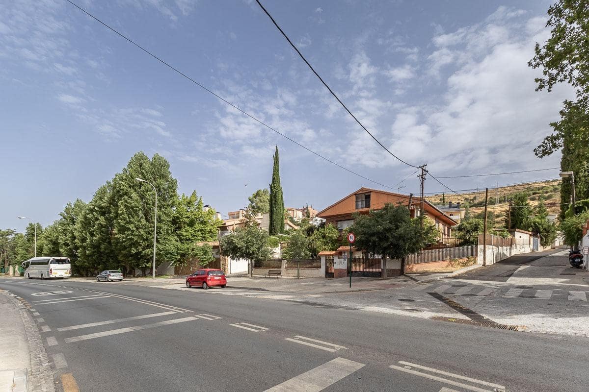 6 makuuhuone Huvila myytävänä paikassa Granada kaupunki mukana uima-altaan 
autotalli - 492 000 € (Ref: 8455897)