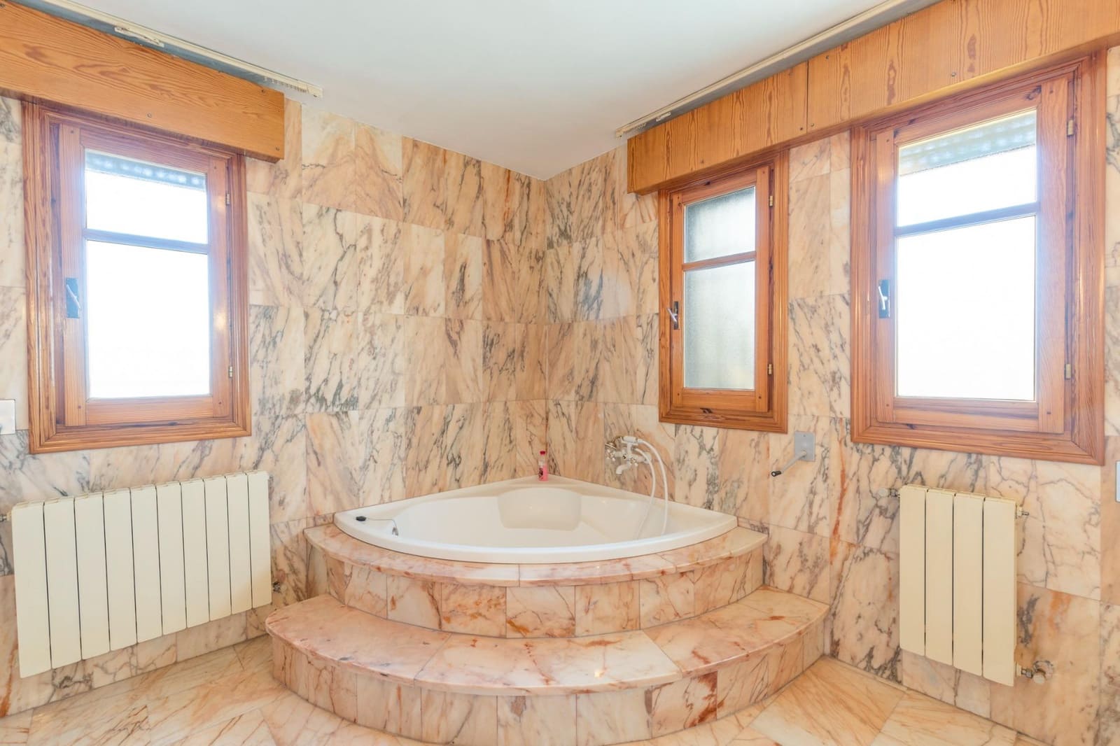 4 soveværelse Villa til salg i Albolote med swimmingpool garage - € 560.000 (Ref: 8460279)