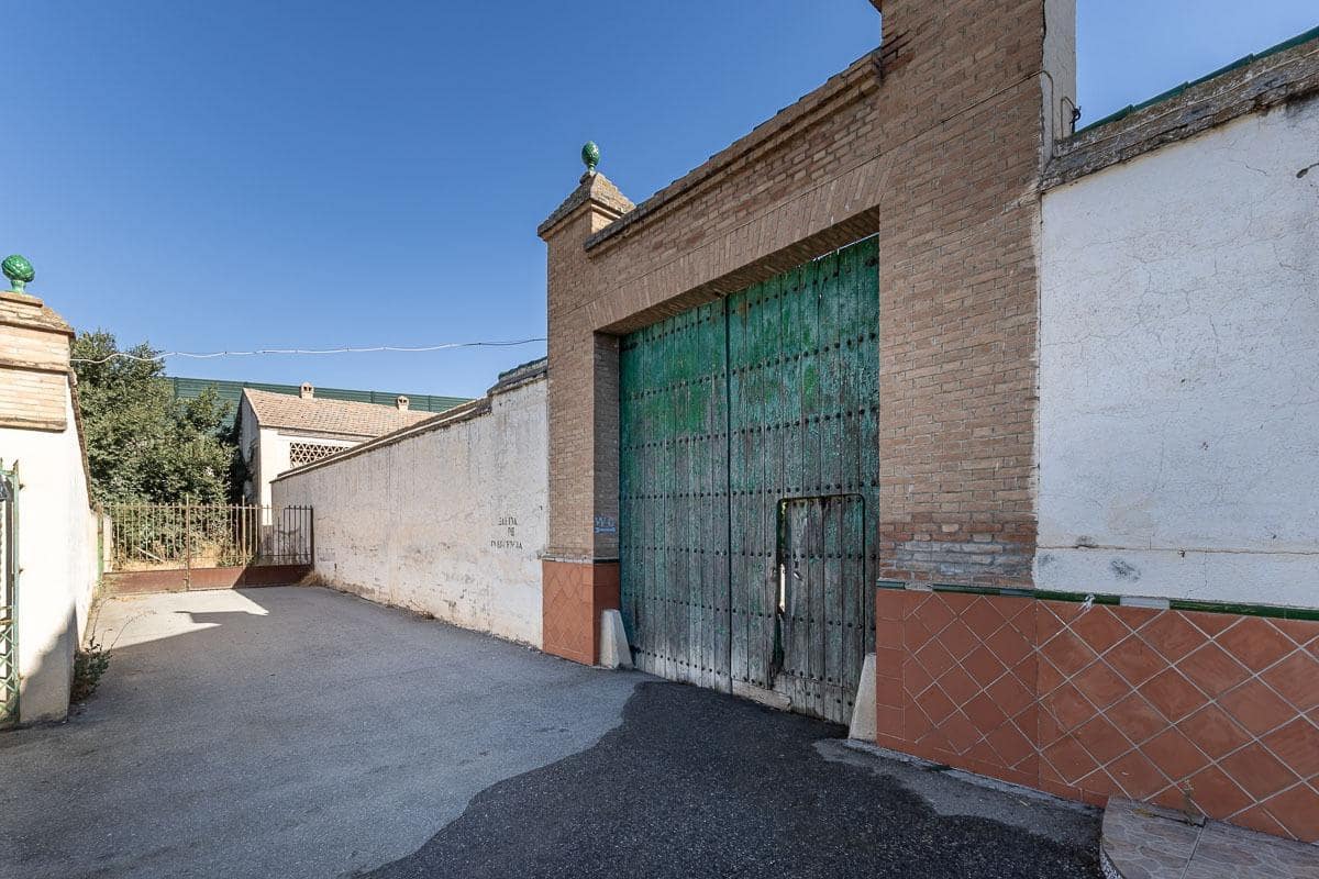 Finca/Herregård til salgs i Granada by med svømmebasseng - € 669 890 (Ref: 8479310)