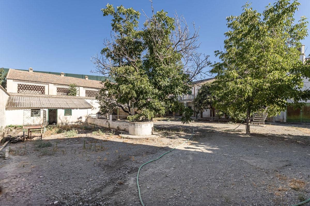 Finca/Herregård til salgs i Granada by med svømmebasseng - € 669 890 (Ref: 8479310)