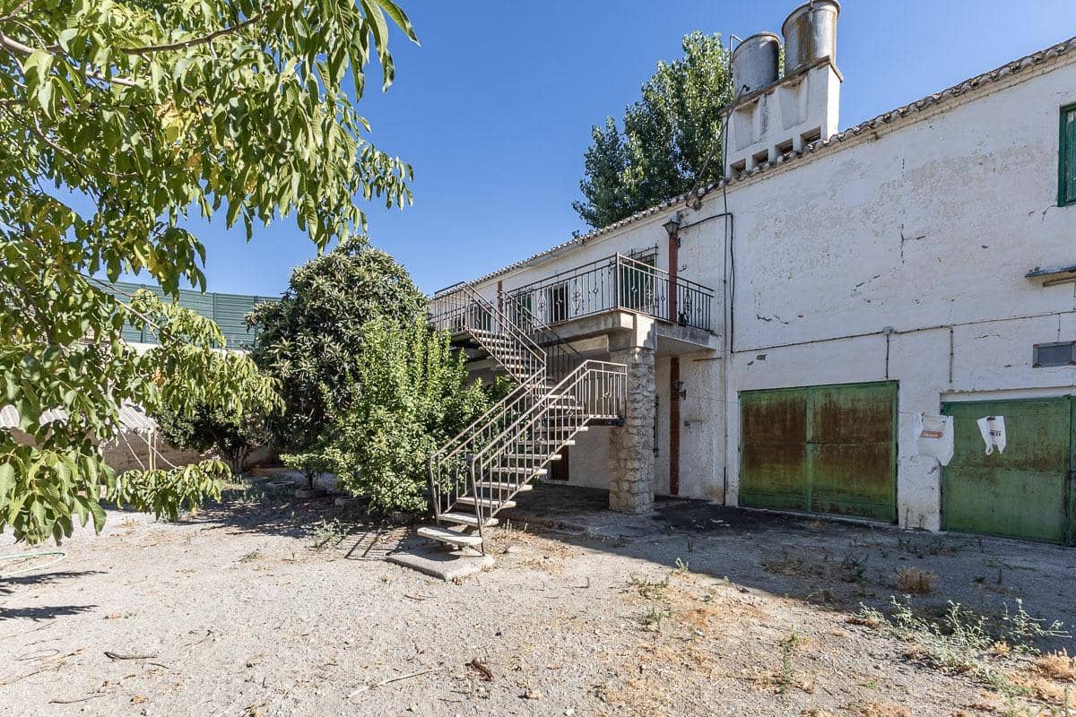 Finca/Herregård til salgs i Granada by med svømmebasseng - € 669 890 (Ref: 8479310)