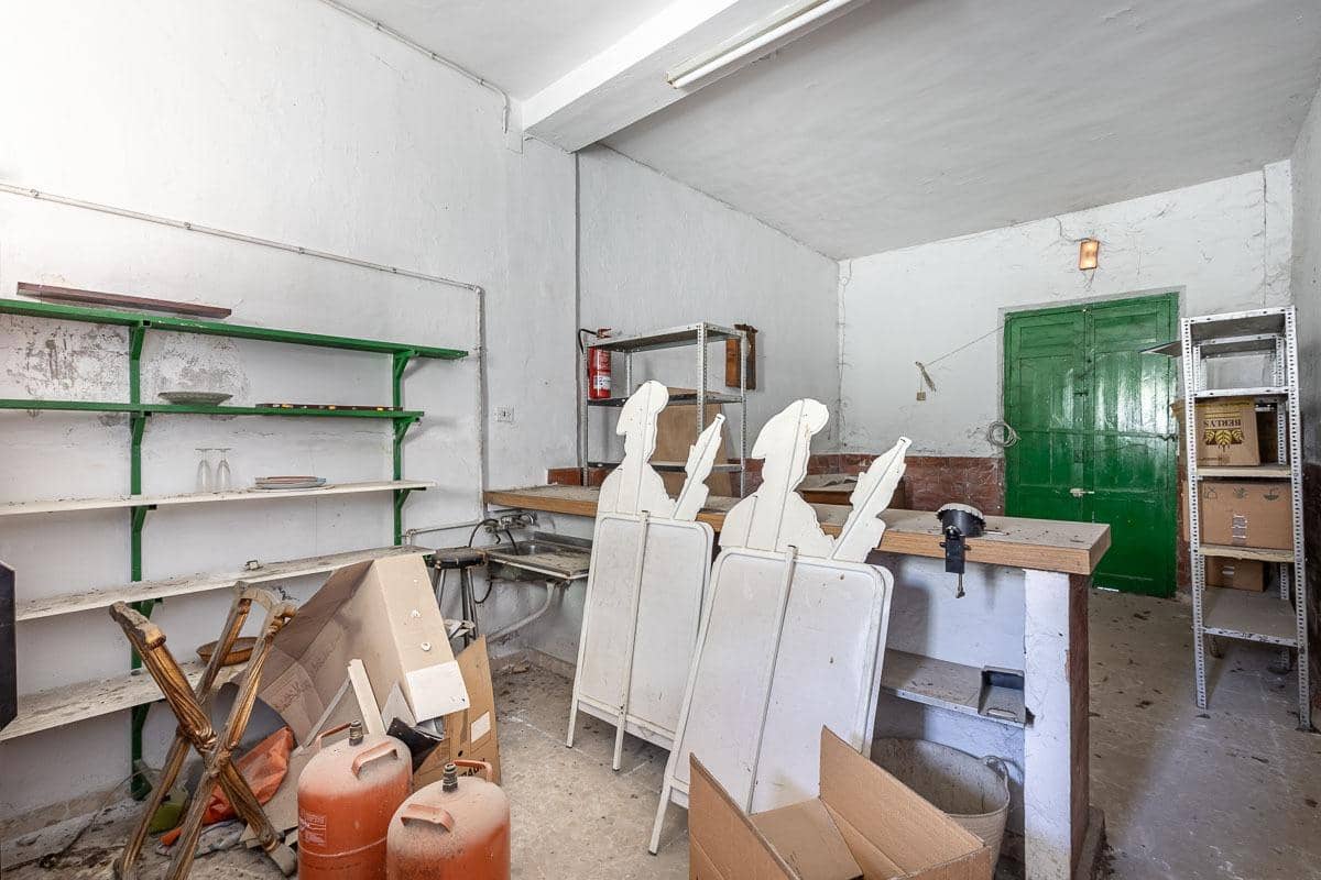 Finca/Herregård til salgs i Granada by med svømmebasseng - € 669 890 (Ref: 8479310)