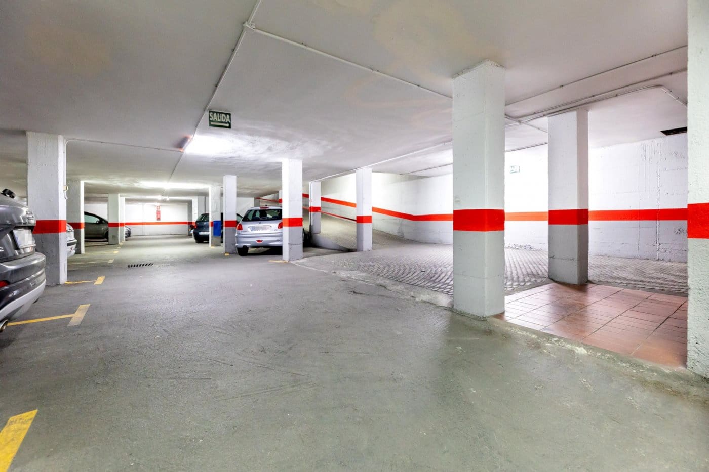 Garage for sale in Granada city - € 27,900 (Ref: 8505860)