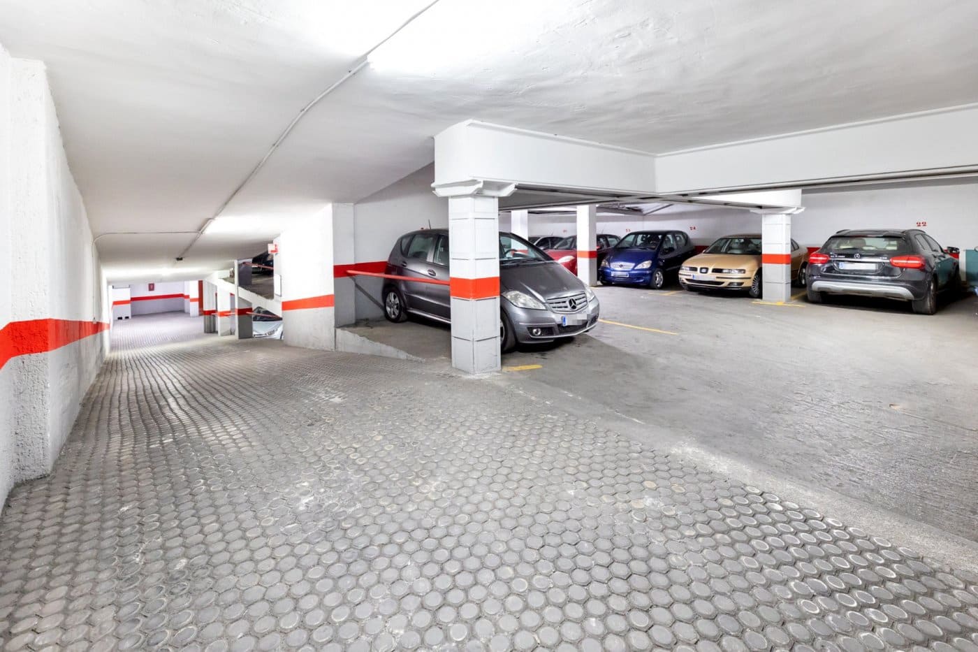 Garage for sale in Granada city - € 27,900 (Ref: 8505860)